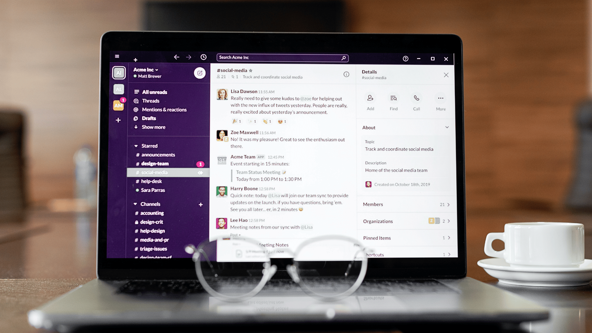 ακρωνύμιο slack ( Searchable Log of All Communication and Knowledge)
